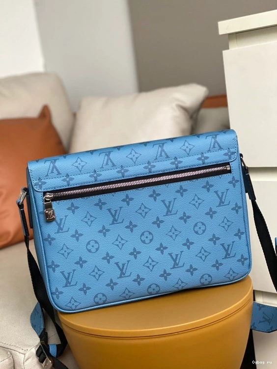 NEW MESSENGER LOUIS VUITTON 0821